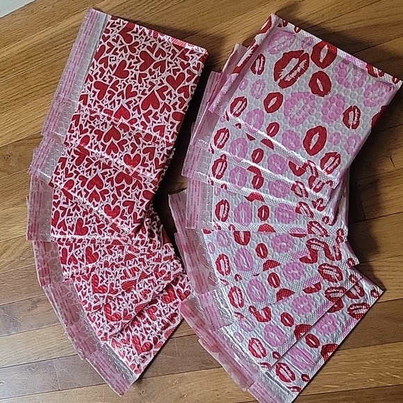 Other - Set of 16 Poly Bubble Mailers 6"x9"